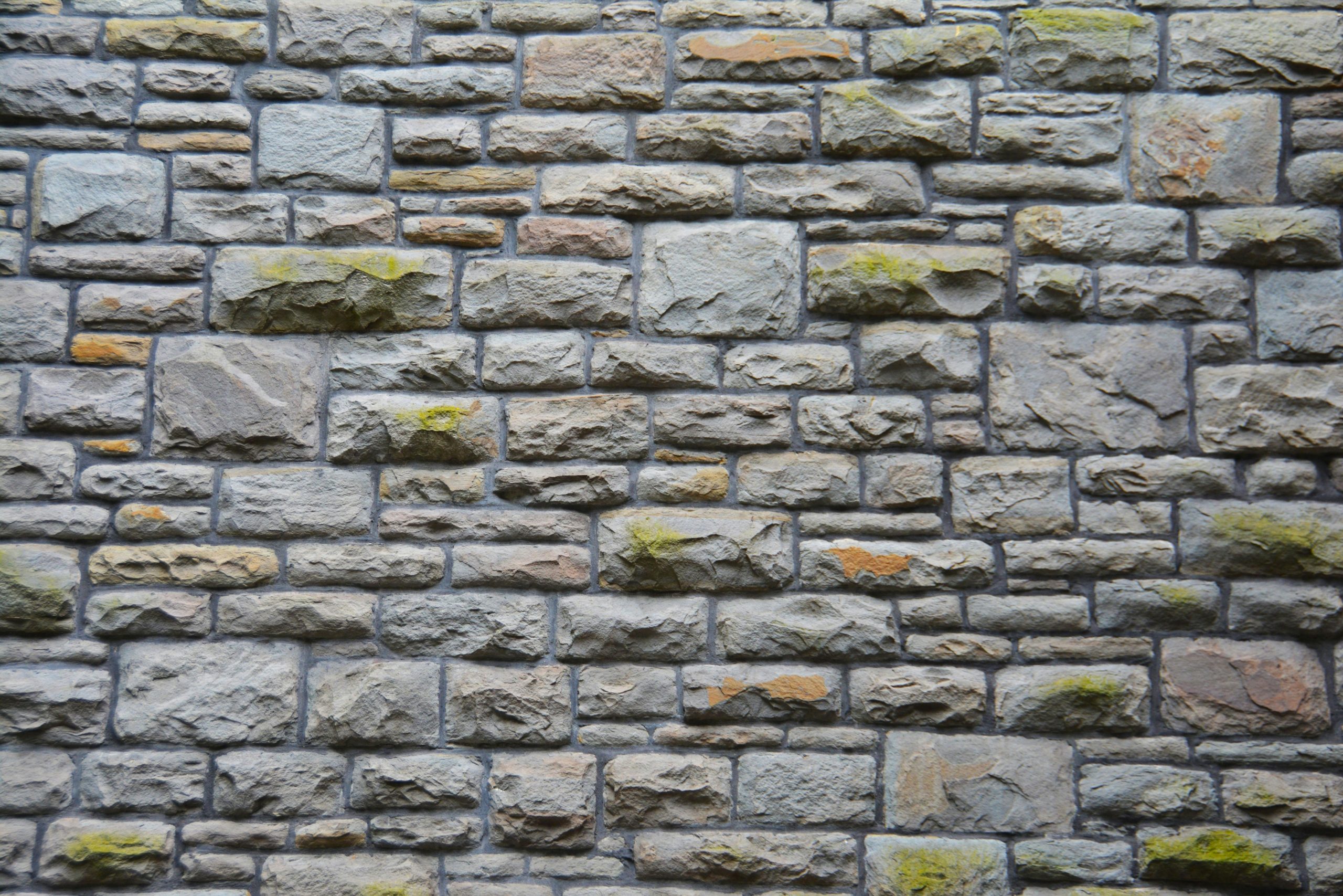 Guide pratique de l'isolation d'un mur en pierre par l'intérieur