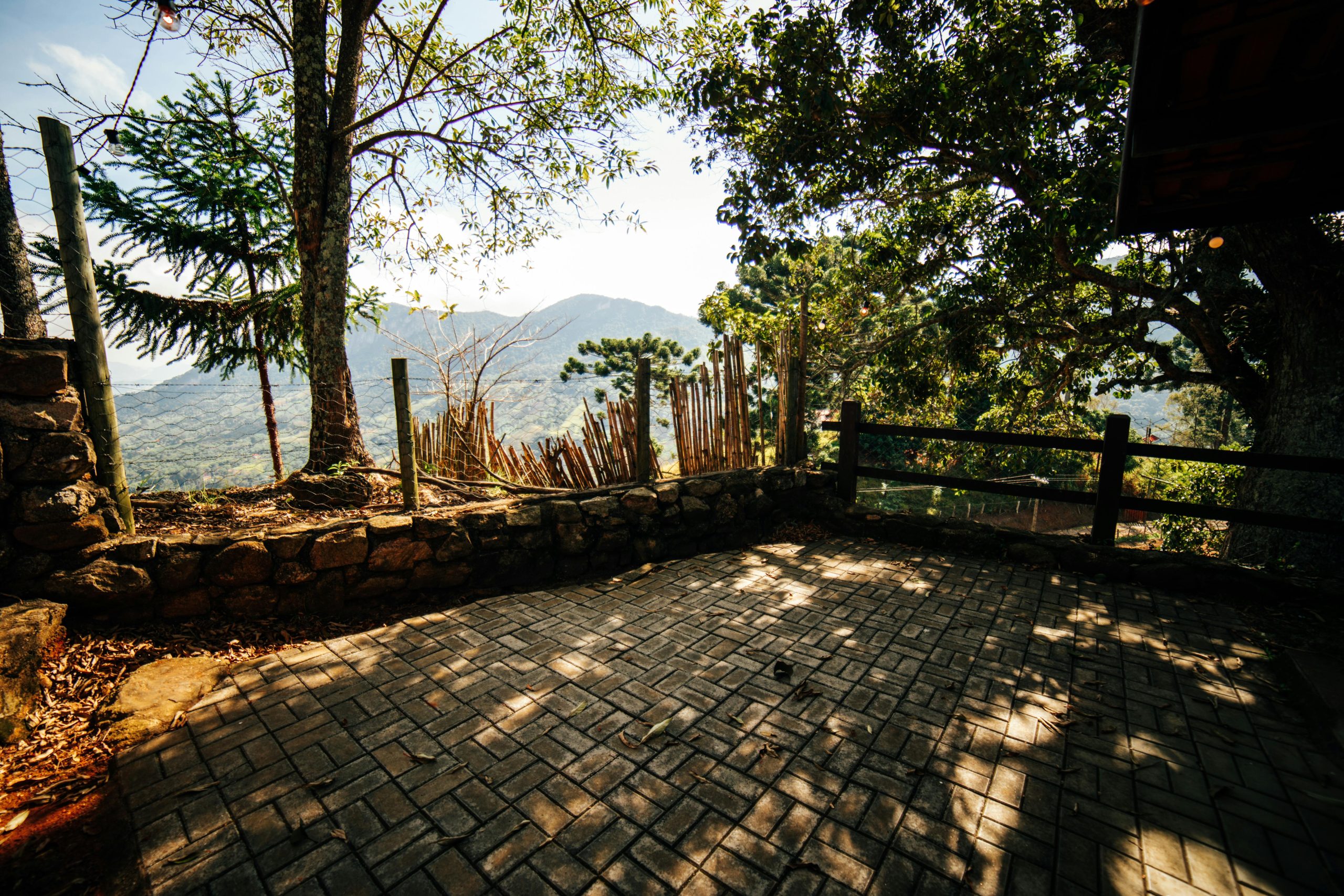 Astuces pose dalles sur plots terrasse