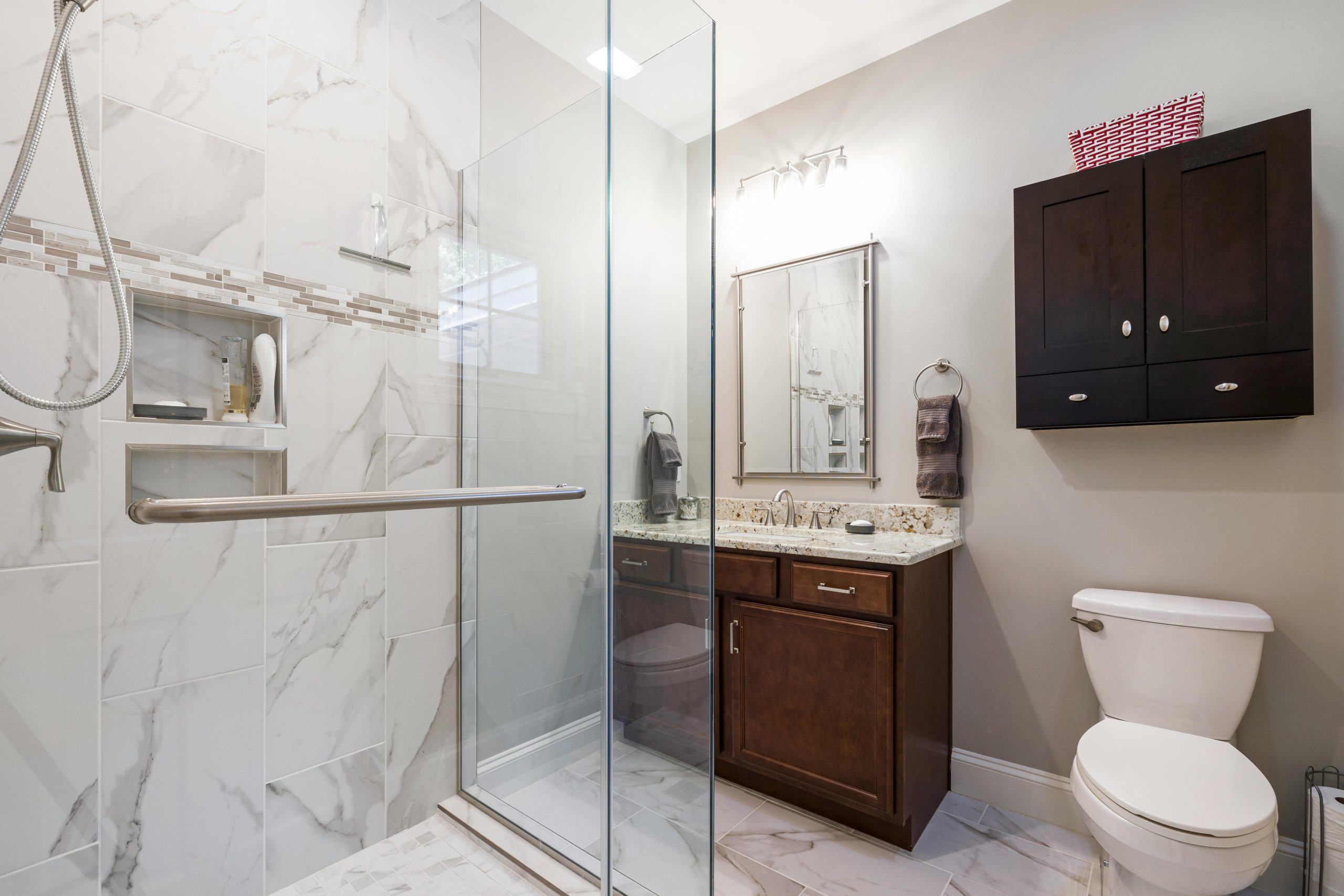 Salle de bain fonctionnelle et design