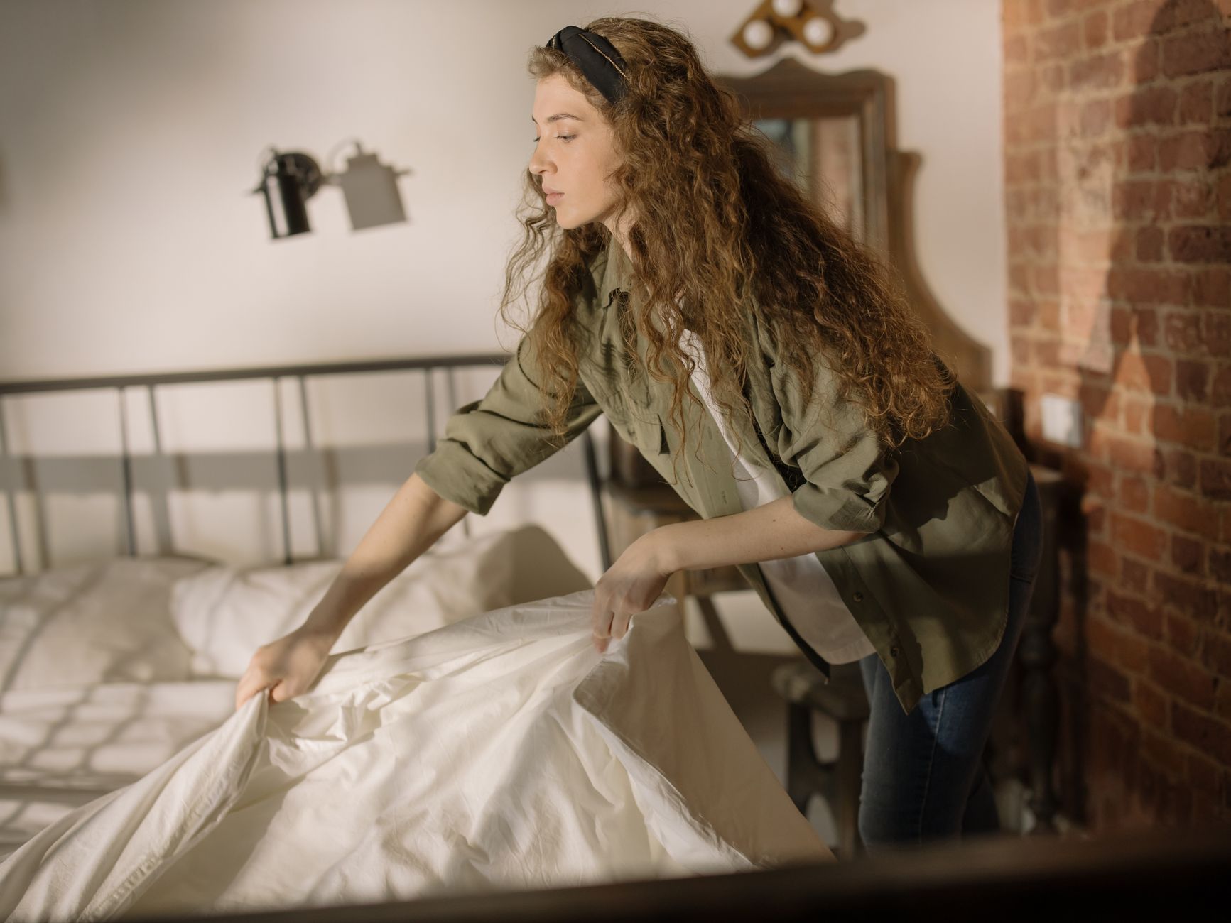 Chambre propre et rangée pour limiter les acariens