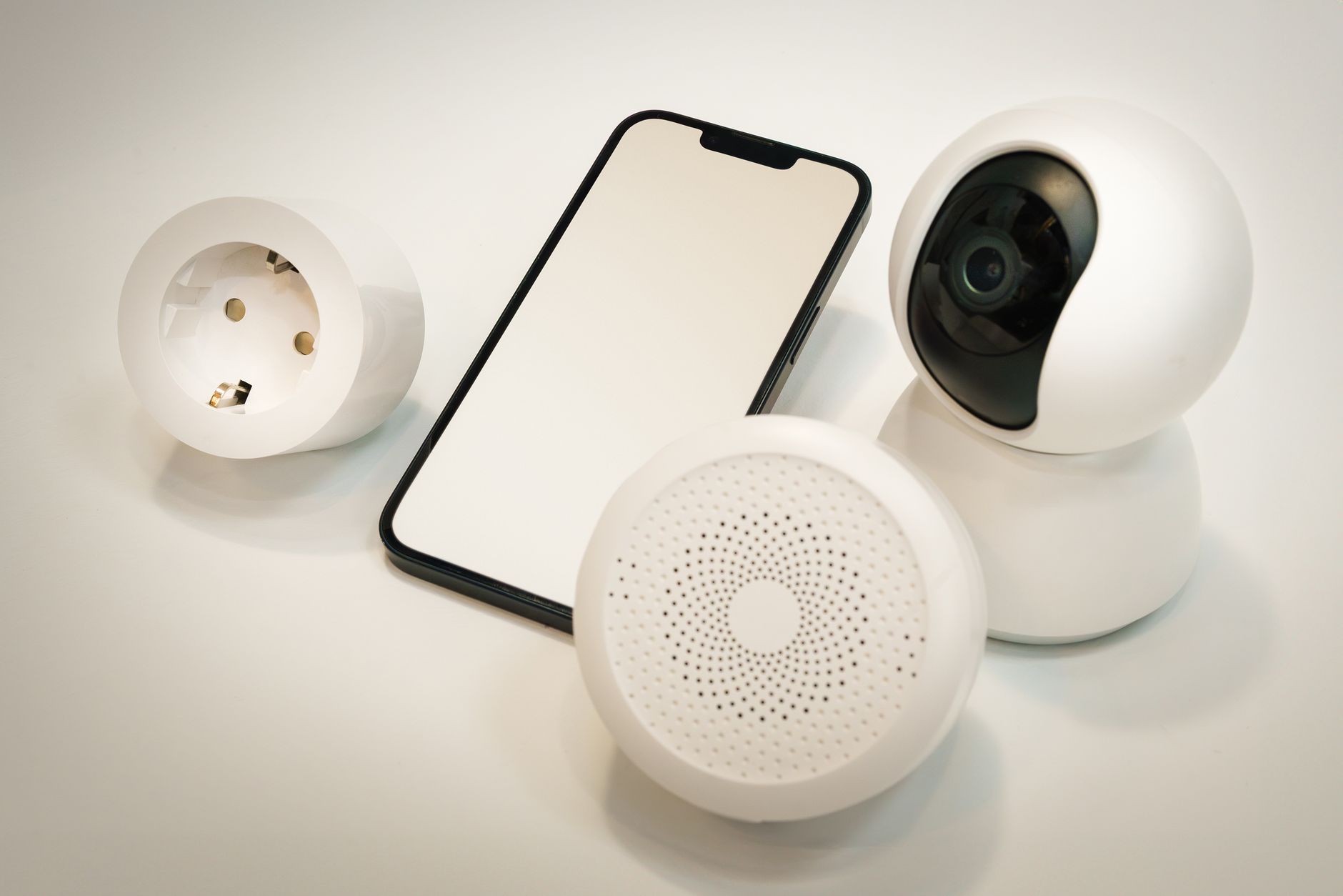 Détecteur de fumée parmi des appareils connectés